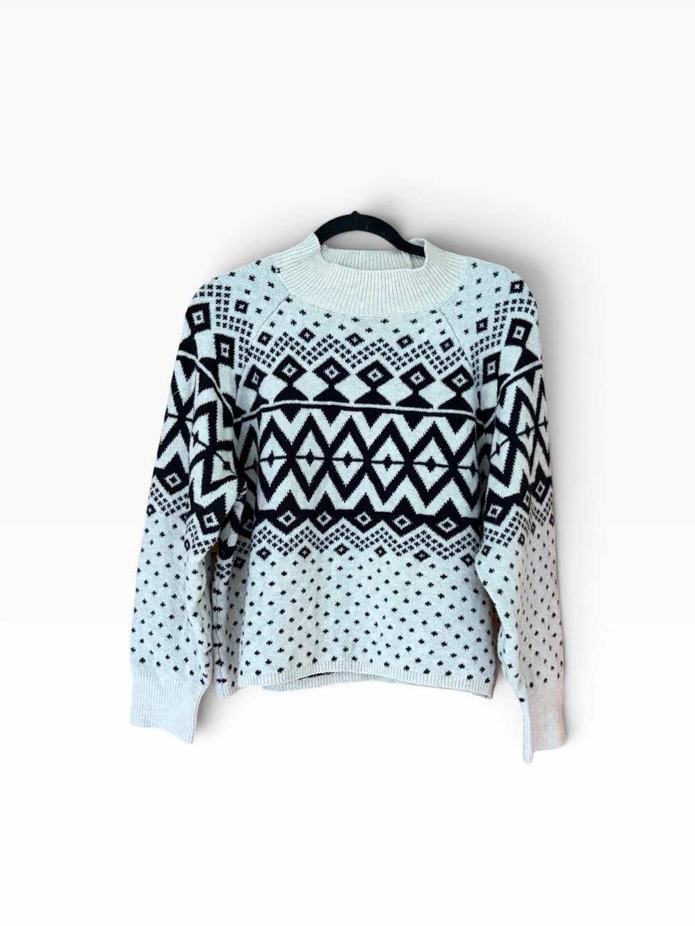 Old Navy Black & White Geometric Crewneck Sweater Women's